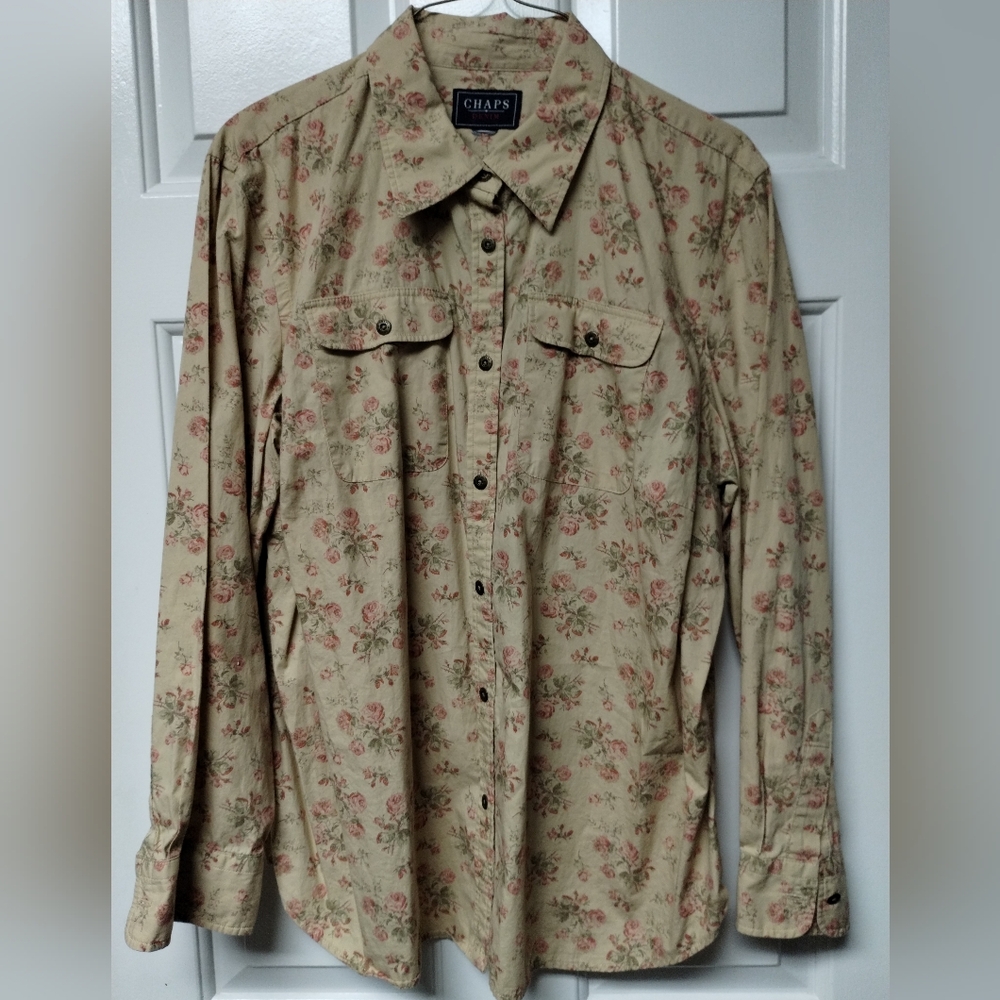 Chaps Floral Button-Up.  SZ M